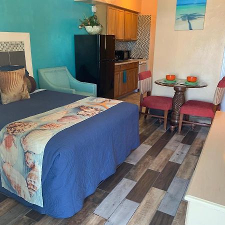 Michaels Siesta Motel Сент-Питерсберг Экстерьер фото