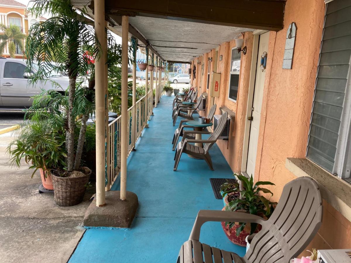 Michaels Siesta Motel Сент-Питерсберг Экстерьер фото