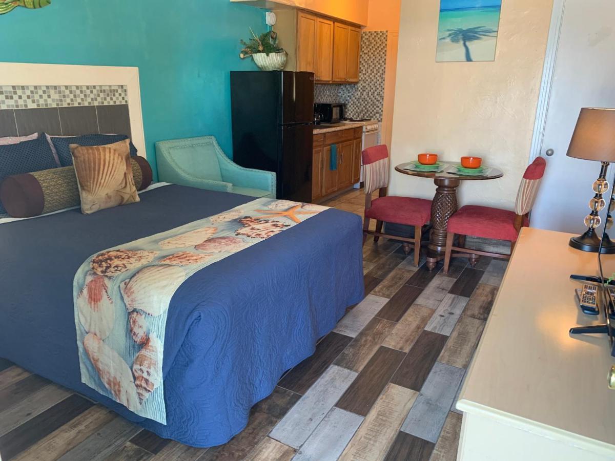 Michaels Siesta Motel Сент-Питерсберг Экстерьер фото