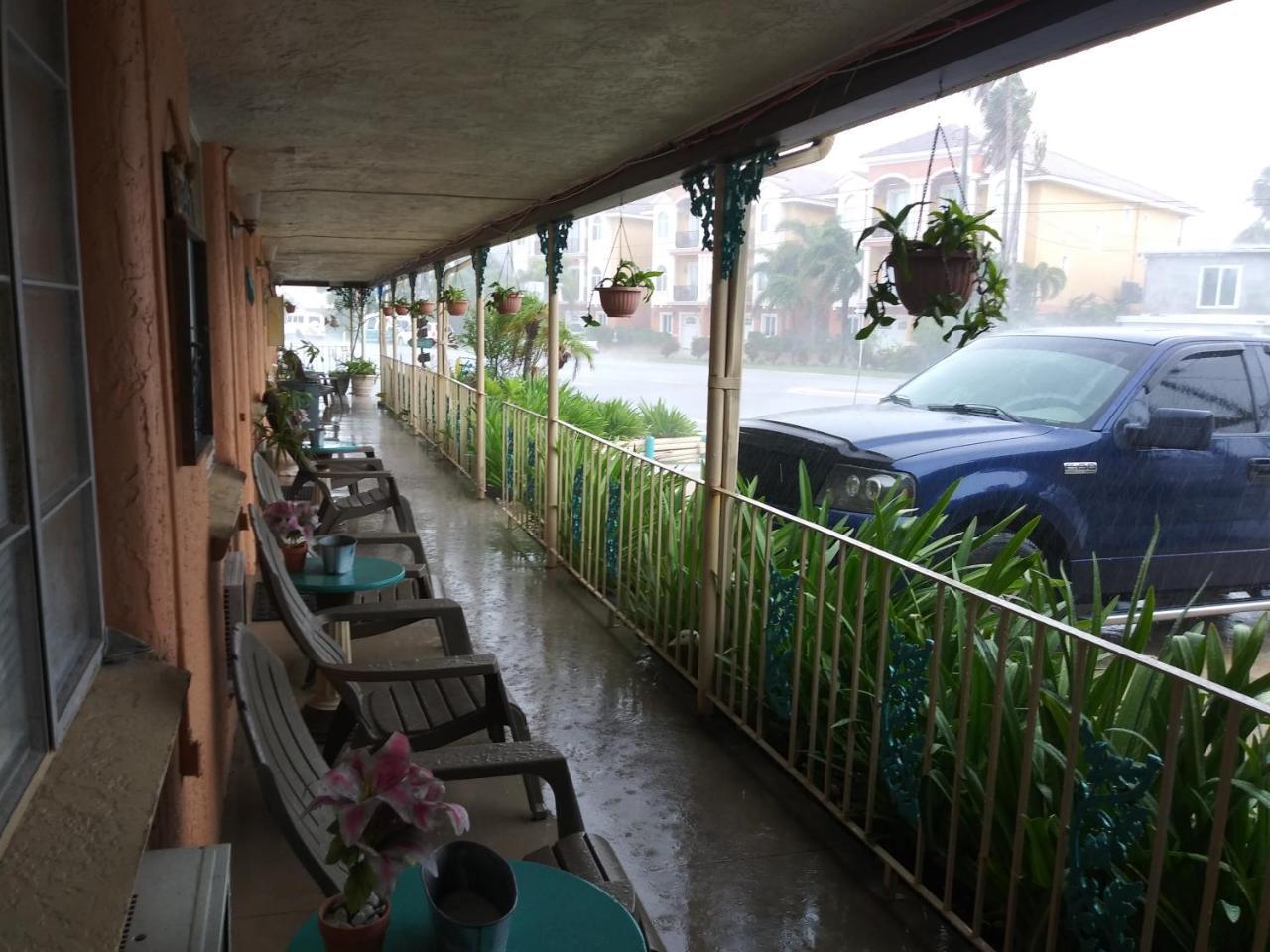 Michaels Siesta Motel Сент-Питерсберг Экстерьер фото