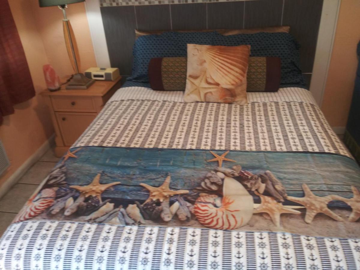 Michaels Siesta Motel Сент-Питерсберг Экстерьер фото