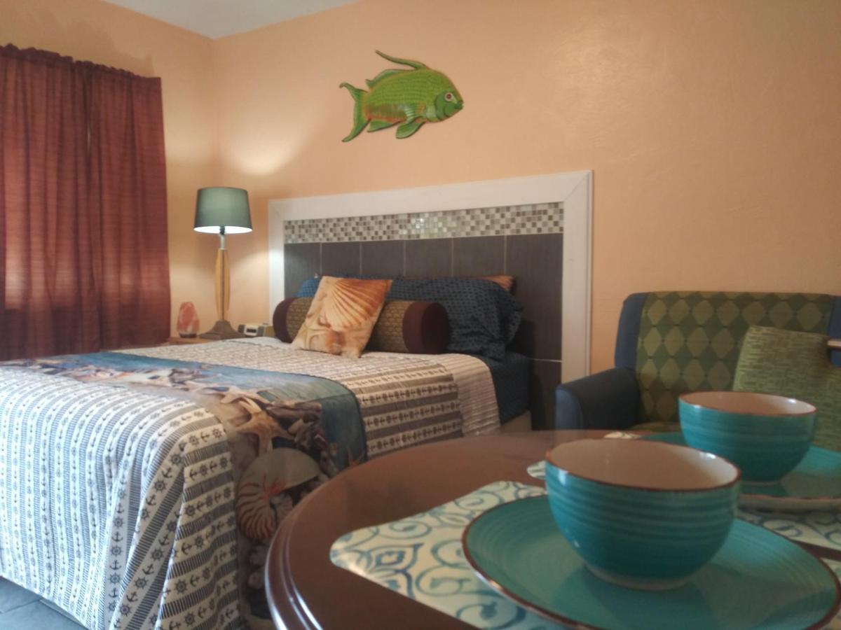 Michaels Siesta Motel Сент-Питерсберг Экстерьер фото
